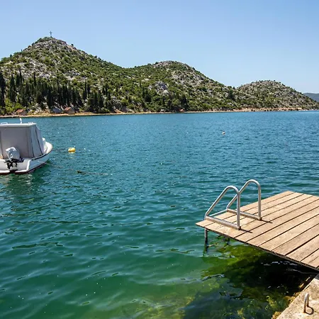 別荘 4 Bedroom Beautiful In Rogotin