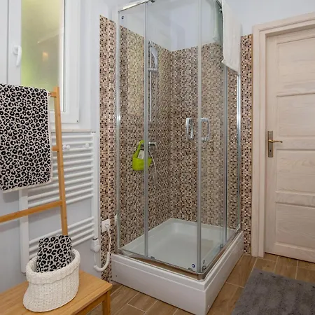 بيت للعطل 4 Bedroom In *