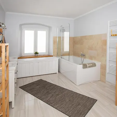 4 Bedroom In