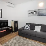 4 Bedroom Beautiful In 度假居 Rogotin