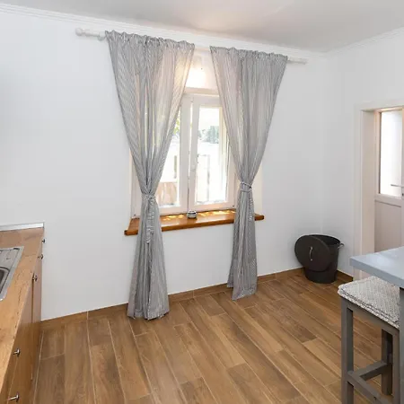 4 Bedroom In Rogotin