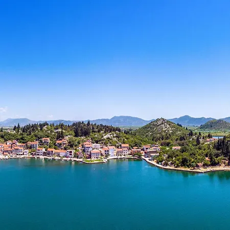 4 Bedroom Beautiful In Nyaraló Rogotin