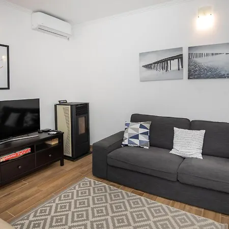 4 Bedroom In 別荘 Rogotin