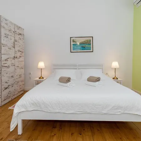 4 Bedroom Beautiful In Nyaraló