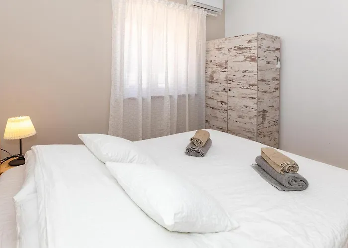 4 Bedroom Beautiful In * Rogotin