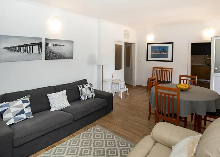 4 Bedroom Beautiful In